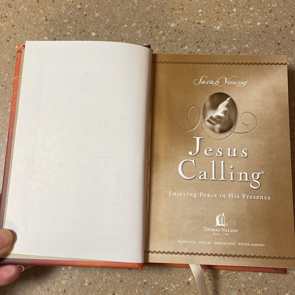 Jesus Calling by Sarah Young Hardcover New Book - Picture 3 of 5